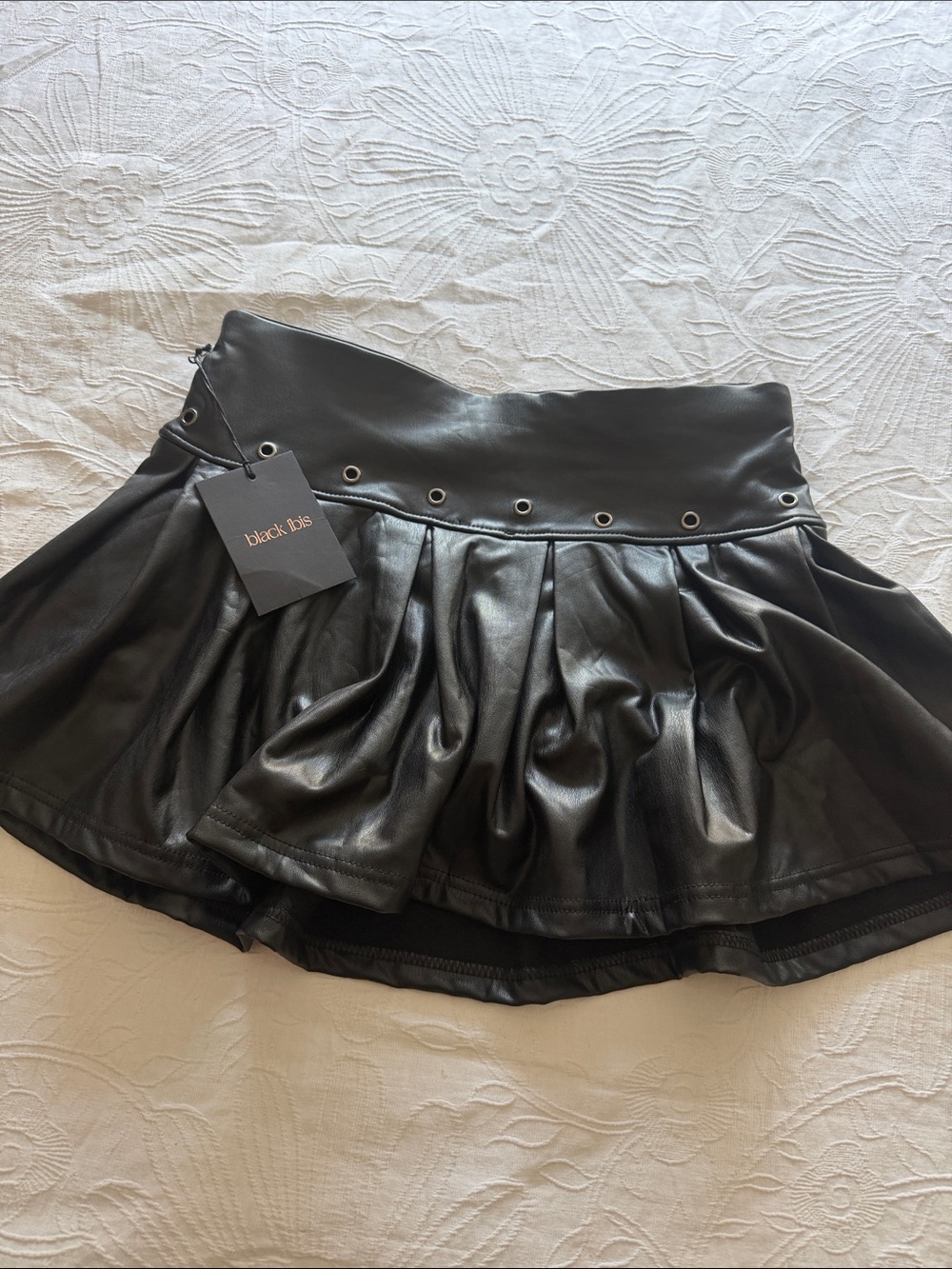 Faux Leather Pleated Mini Skirt in Black